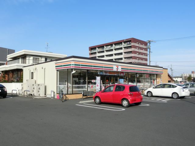 コンビニ　セブン・イレブン　穂積駅前通店（コンビニ）まで330m