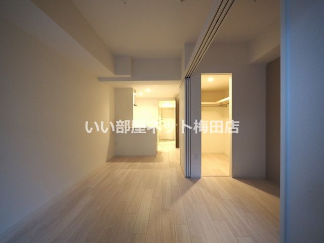 セレニテ東梅田アリエの内装写真