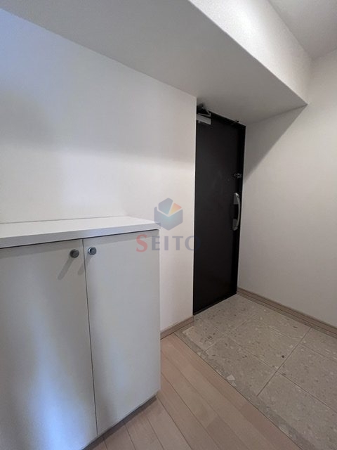 アクアスイート新大阪の玄関写真