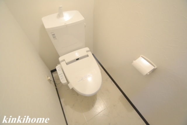 トイレ　写真は別のお部屋です。（現況を優先してください）