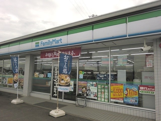 コンビニ　ファミリーマート美濃加茂西町店（コンビニ）まで576m