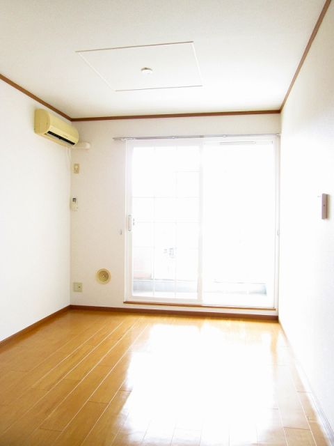 パークヴィレッジの居間写真