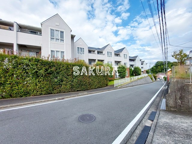 シダークレストあざみ野B棟の外観写真
