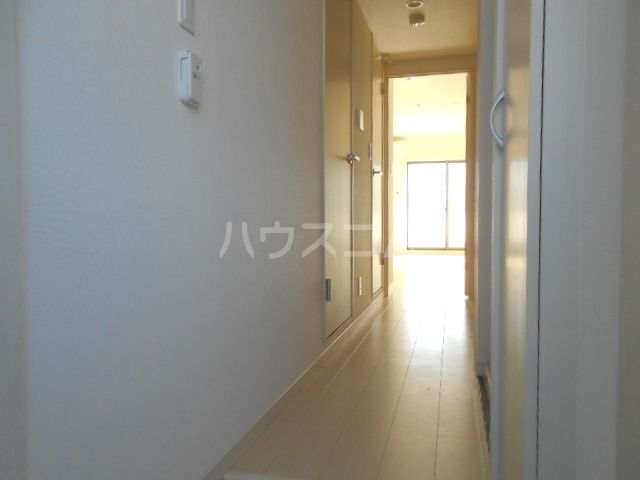 リブリ・RIRENの玄関写真