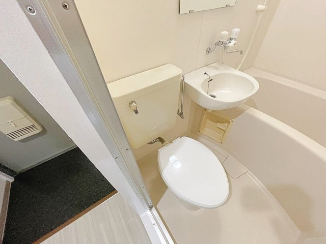 トイレ　コンパクトで使いやすいトイレです