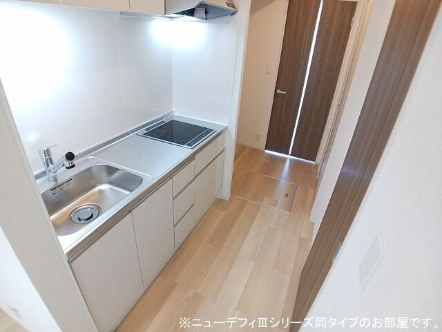 クレストコートみらいの居間写真