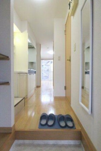 玄関　※同建物別部屋参照写真