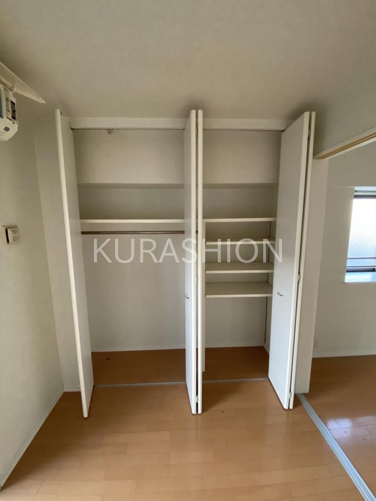 収納　部屋の写真になります。