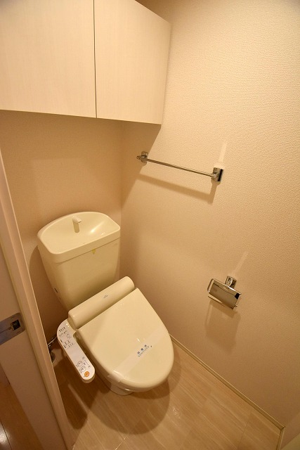 可部線 安芸長束駅 徒歩10分 3階建 築13年のトイレ写真