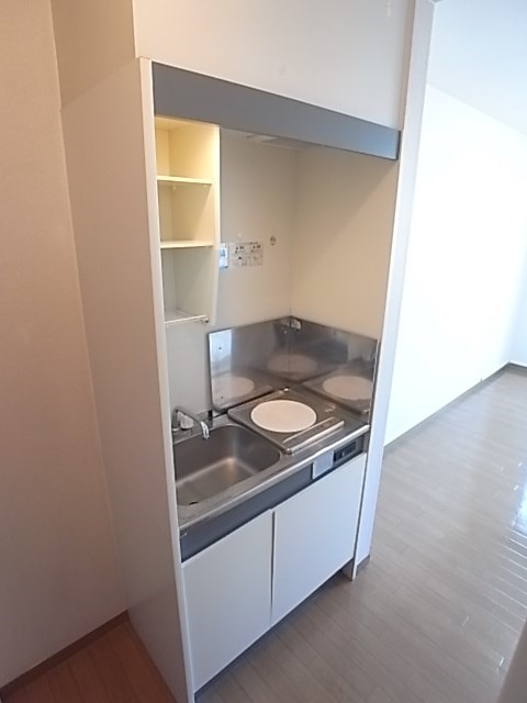 中山手ガーデンパレスB棟のキッチン写真