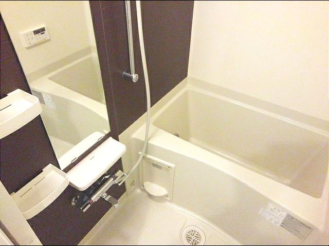 コート グリシーヌの風呂写真
