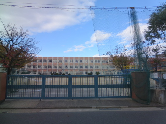 小学校　名古屋市立高木小学校（小学校）まで401m