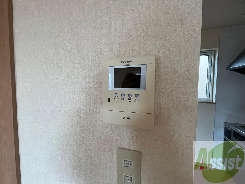 セキュリティ　ＴＶモニター付インターホンです。来客者の顔が見えるので安心！
