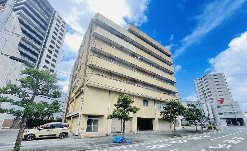 建物外観　落ち着いた雰囲気の外観です