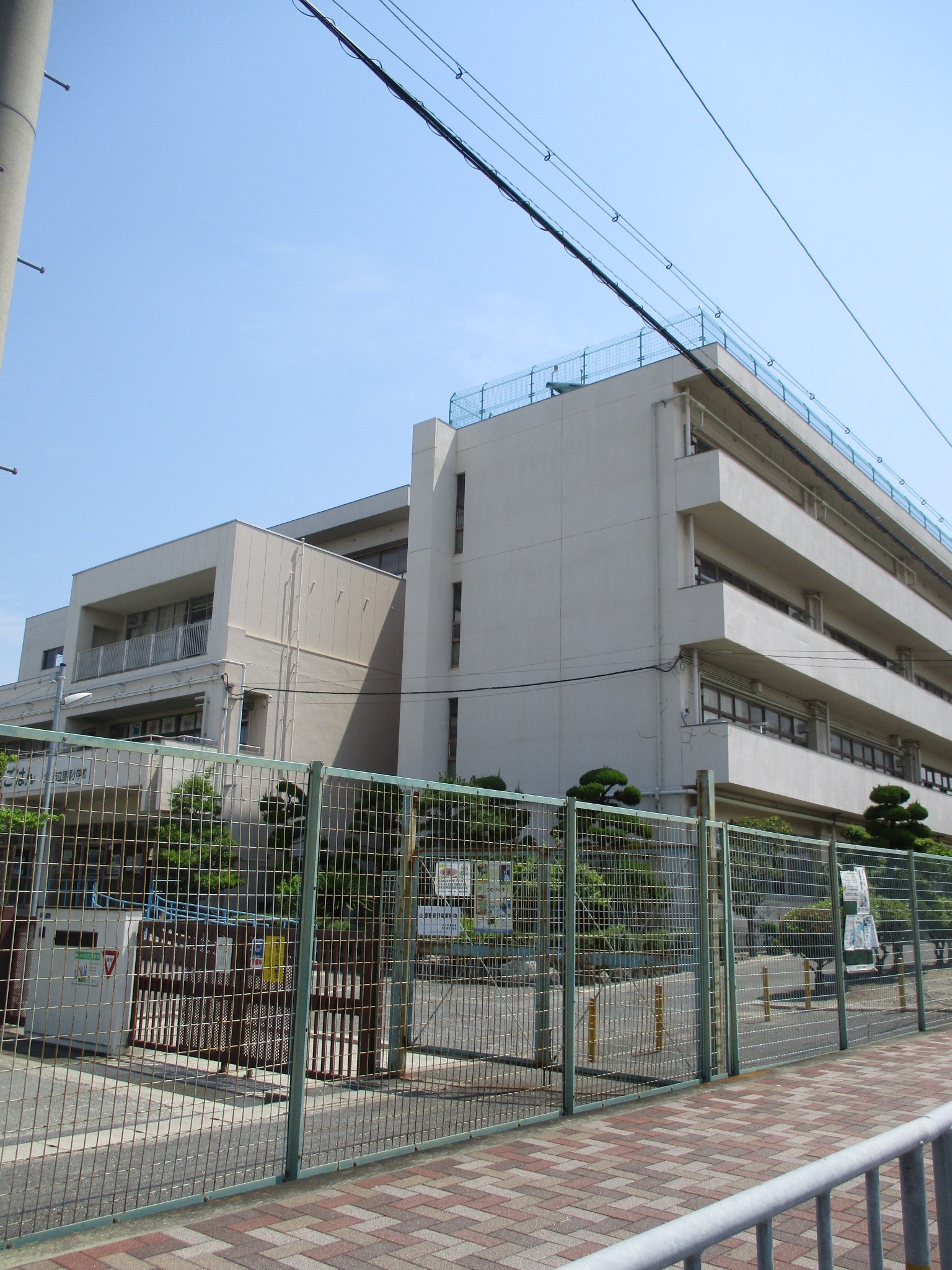 小学校　大東市立諸福小学校（小学校）まで1034m