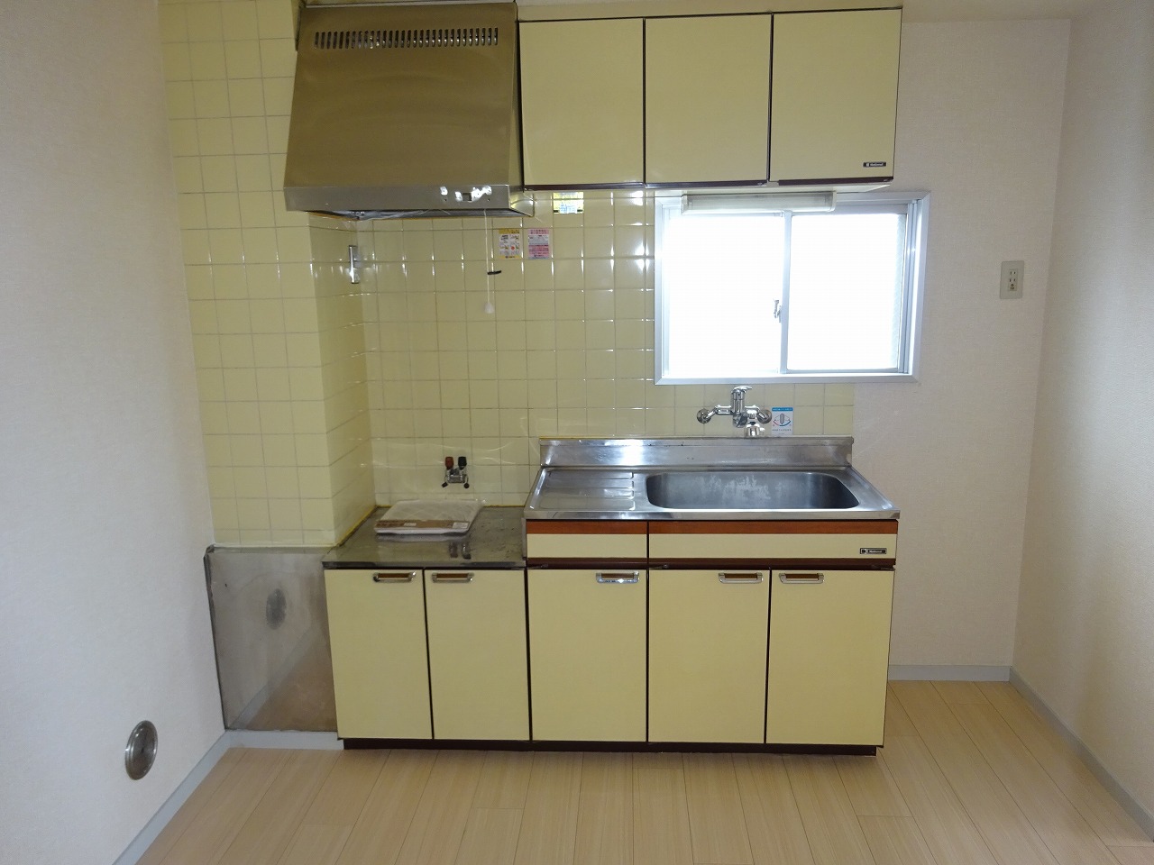 キッチン　キッチン窓あり