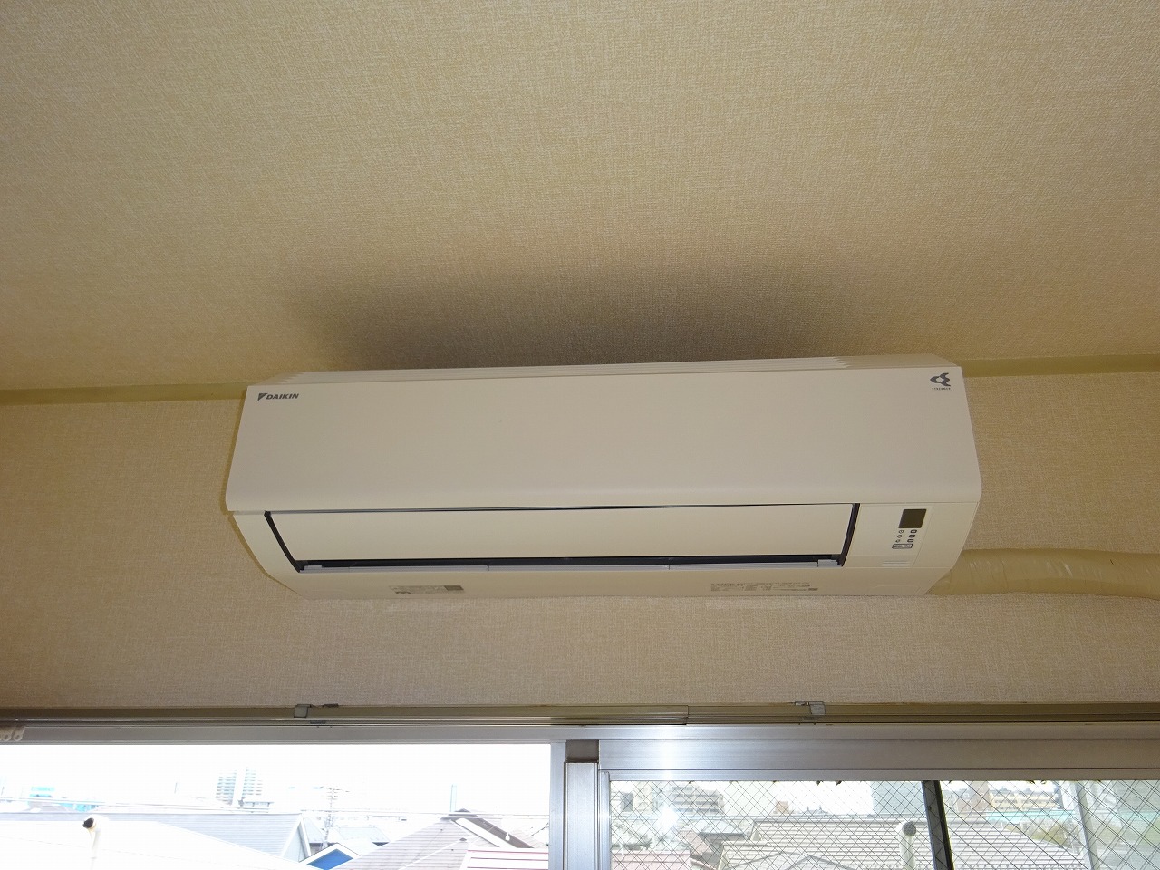その他設備　洋室エアコン新規交換済