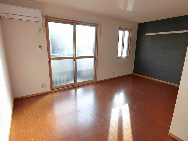 居室・リビング　明るい室内