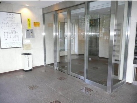 エントランス　入口はこんな感じです