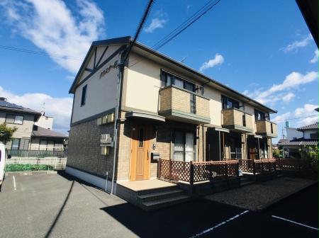 ＪＲ山陽本線 福山駅 バス乗車時間：11分 最寄りバス停で下車 徒歩3分 築23年