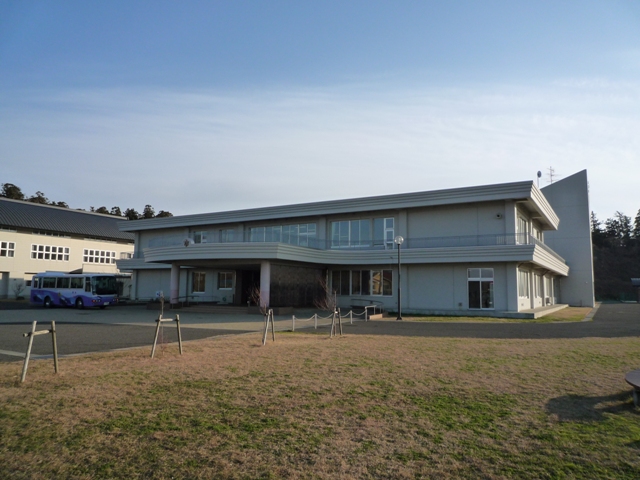にかほ市立金浦小学校（小学校）まで1994m