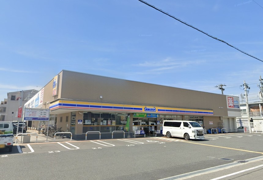 コンビニ　ミニストップ平野瓜破西店（コンビニ）まで305m