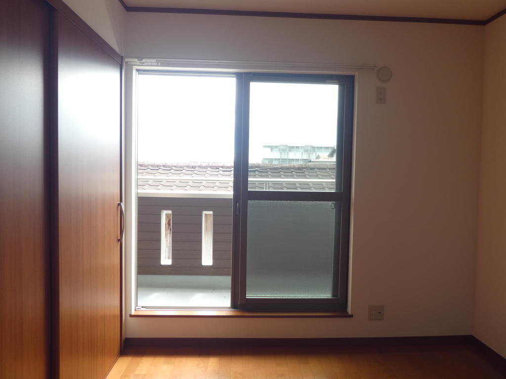 バルコニー　室内写真は同施工会社の別部屋を使用しております。