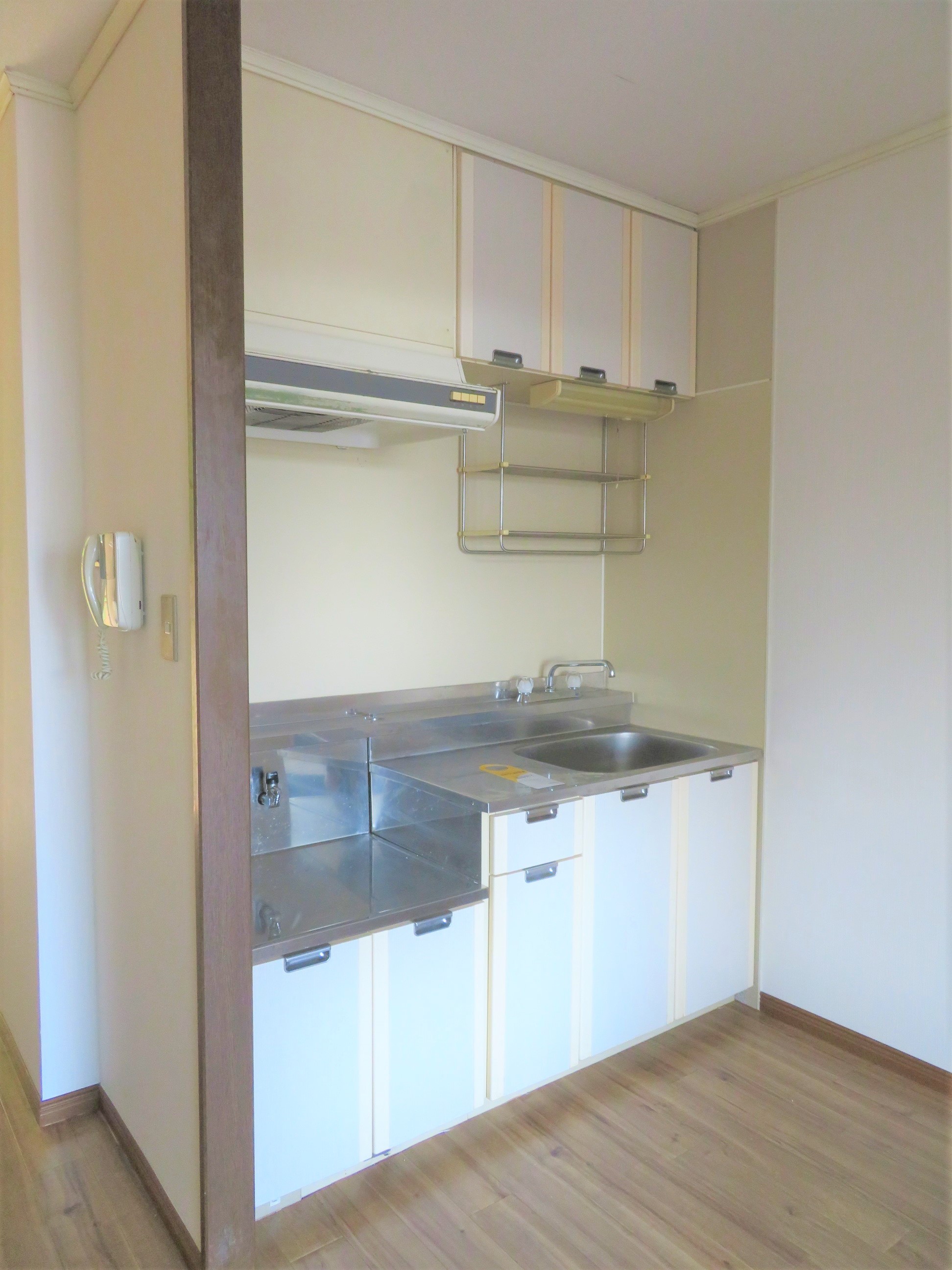 キッチン　独立型キッチン！窓付きで換気できます！