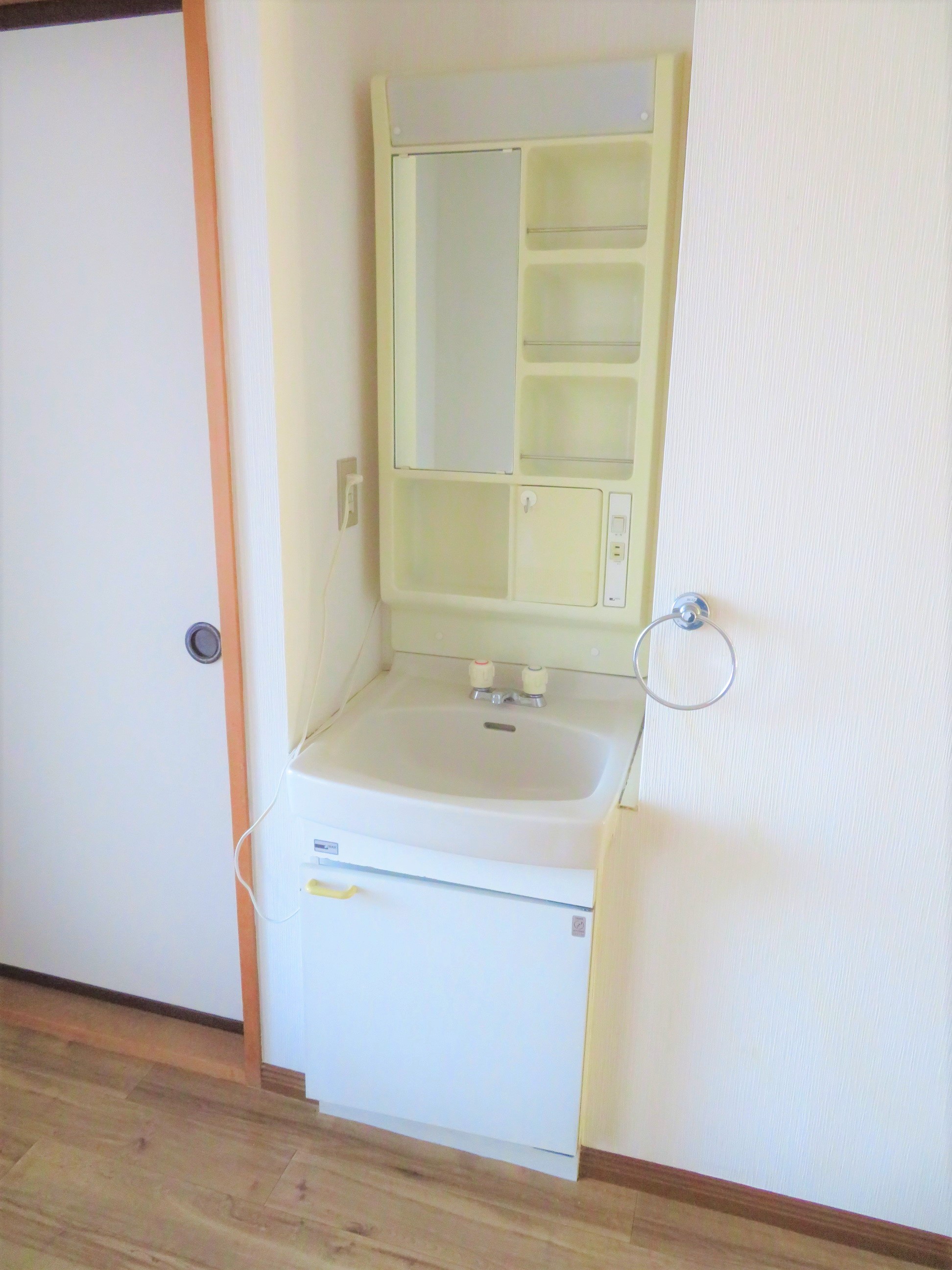 洗面設備　独立型洗面台！忙しい朝に便利です！