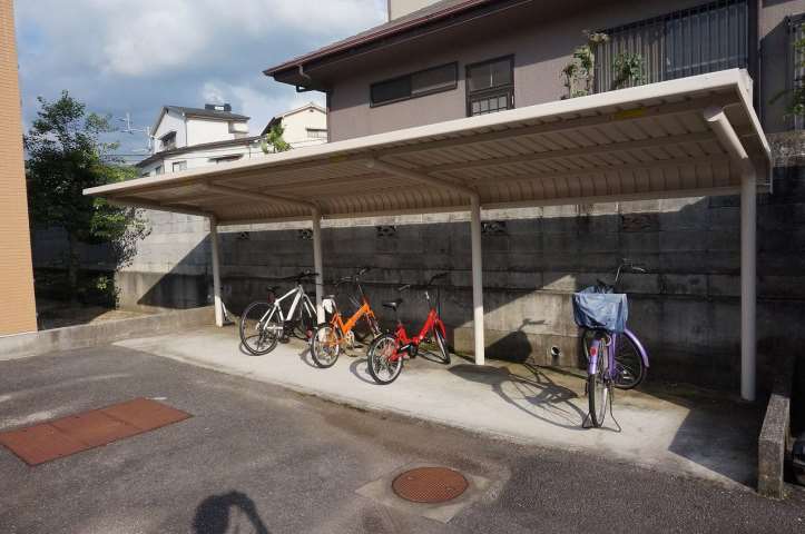 ロビー　駐車場