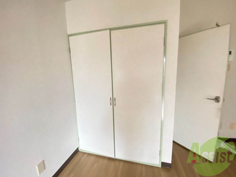 収納　収納はこちらのクローゼットをお使いください。