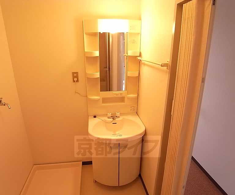 洗面設備　独立洗面台です。