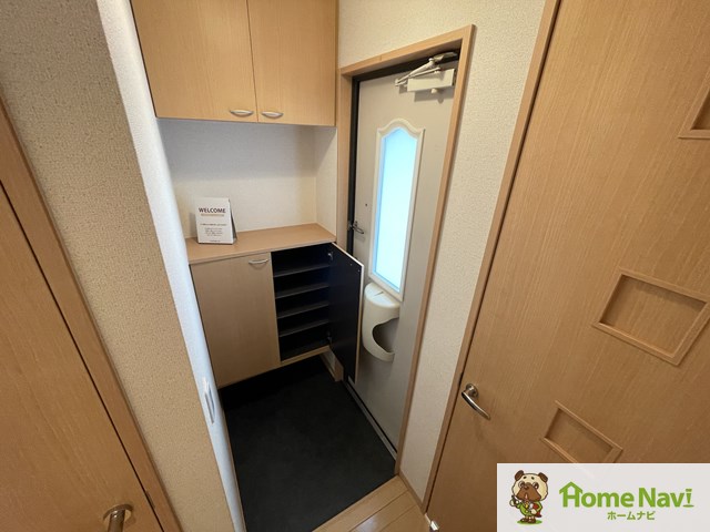 玄関　シューズボックス付