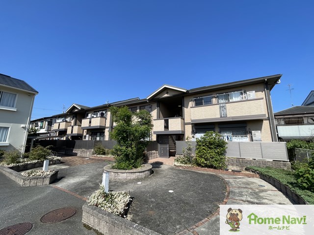 建物外観　「ペルルコート」、現地待ち合わせでのご案内も可能です。