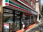 コンビニ　セブンイレブン牛込北町店（コンビニ）まで122m