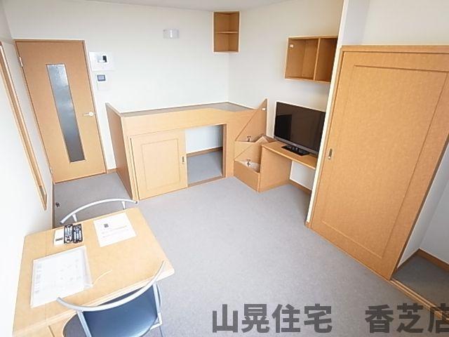 居室・リビング　ゆったり快適お部屋♪家具家電付きで開放♪