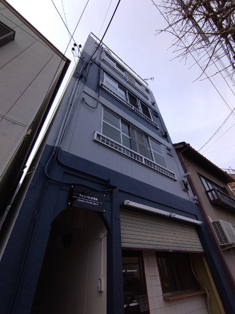 浜松市中央区北寺島町のマンションの建物外観