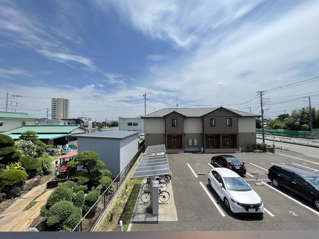 眺望　●前面棟なしで開放的です！いい風が入ってきます！