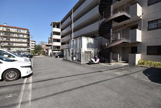 駐車場　駐車場