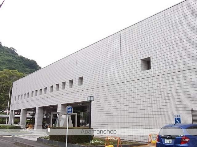 図書館　市立中央図書館（図書館）まで1196m