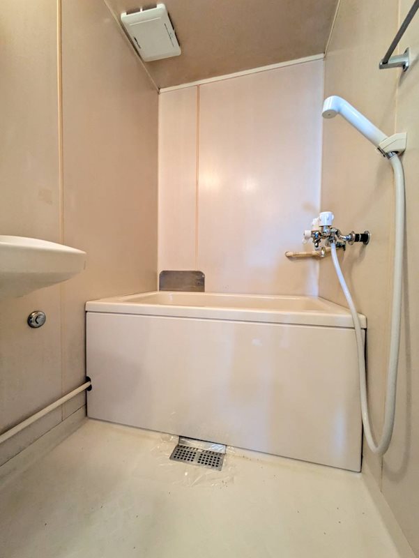 バス・シャワールーム　浴室です♪