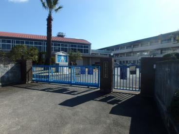 小学校　倉敷市立粒江小学校（小学校）まで1452m