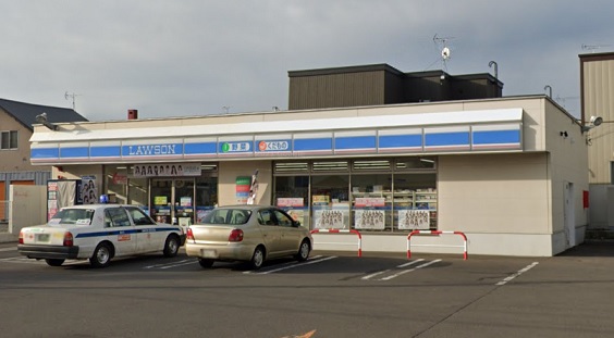 コンビニ　ローソン札幌北郷2条十二丁目店（コンビニ）まで203m