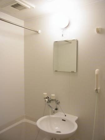 バス・シャワールーム　雨の日も便利な浴室乾燥機付き