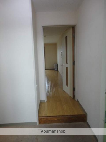 西町学生会館の玄関写真