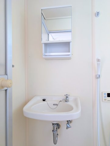 洗面設備　【洗面台】収納付きの洗面台ございます。