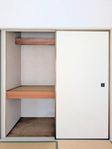 収納　【収納】和室には押入収納がございます。