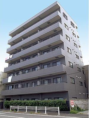 横浜市鶴見区市場富士見町のマンションの建物外観