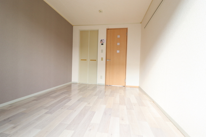 居室・リビング　コンパクトで使いやすい洋室です