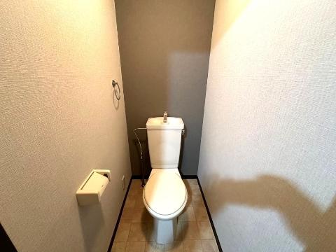 【メゾンローゼのトイレ】